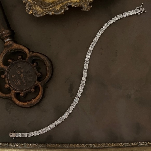 Bella Crystal Line Tennis Bracelet in 925 Silver Dazzling Diamond - Picture 8 of 8